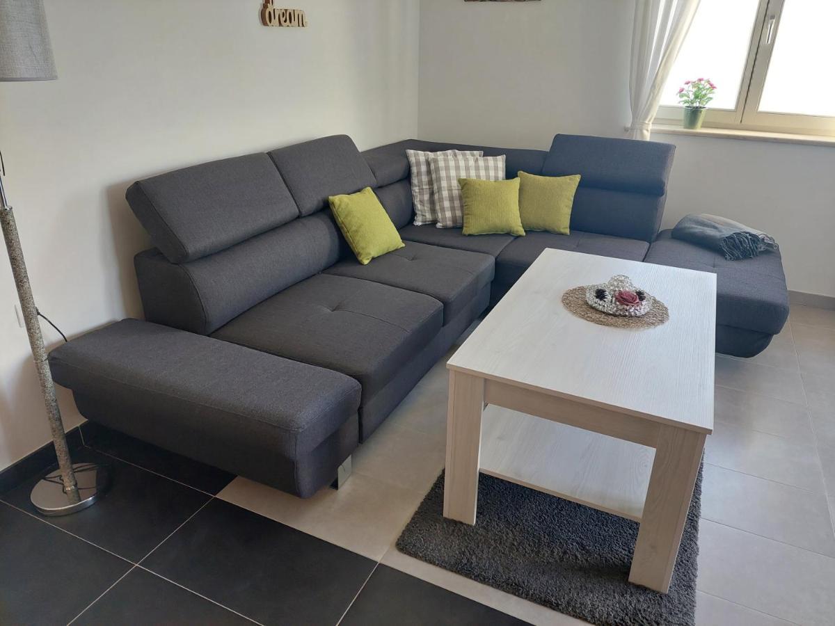 Gavza Sky View Apartment Cres Bagian luar foto