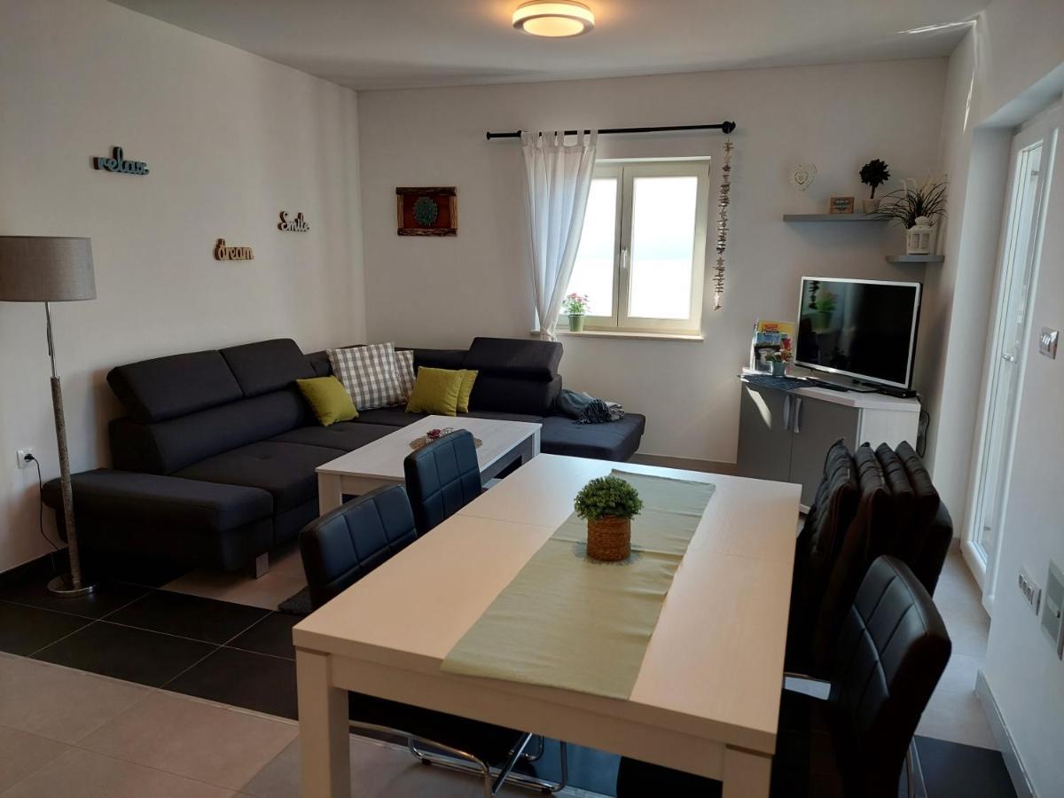 Gavza Sky View Apartment Cres Bagian luar foto