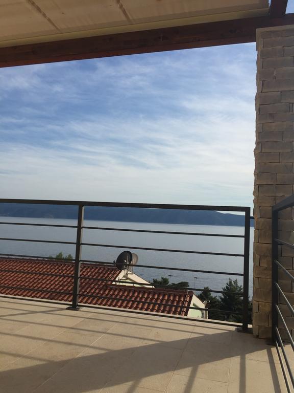 Gavza Sky View Apartment Cres Bagian luar foto