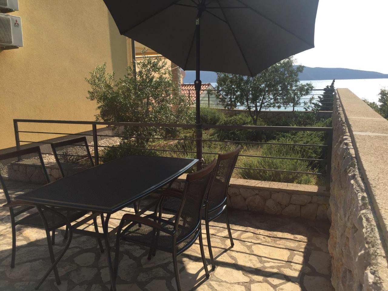 Gavza Sky View Apartment Cres Bagian luar foto
